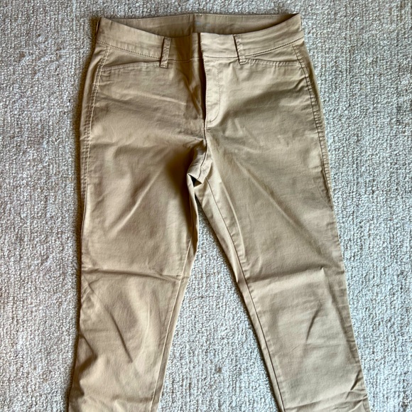 Old Navy | Pixie Khakis, Sz. 4 - Picture 2 of 3